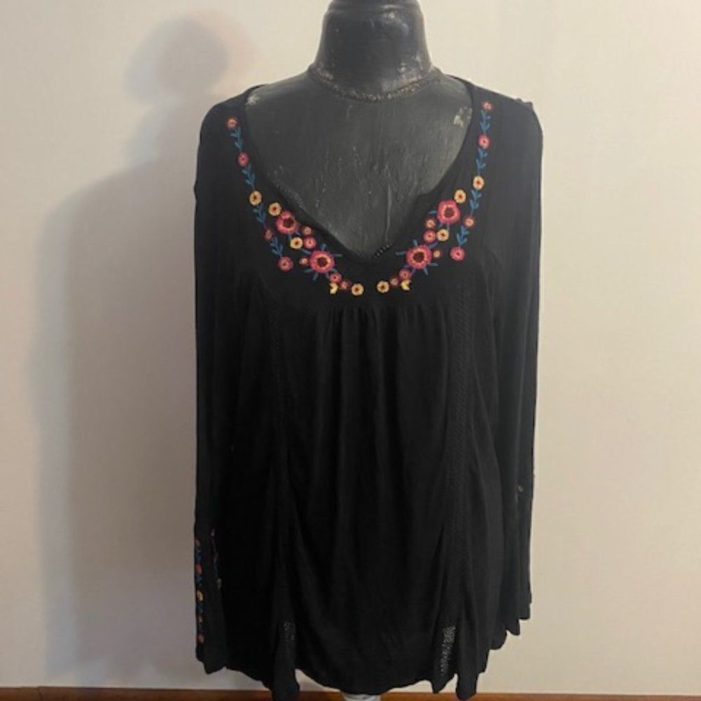 Hannah Black Peasant Crochet embroidered Bell sleeves tunic, size XL